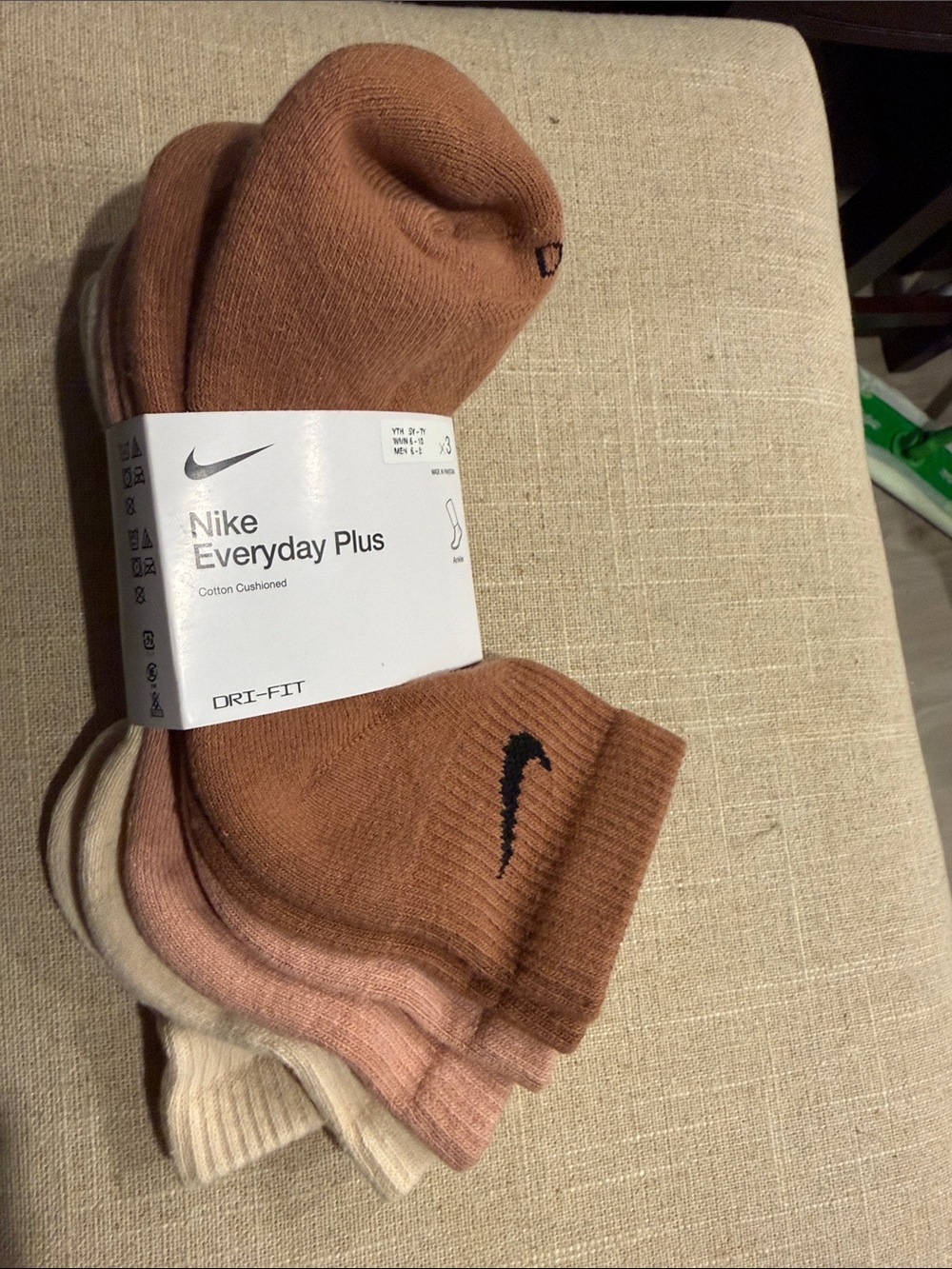 Nike Everyday Plus Ankle Socks – Brown, Pink, Cream (3-Pack)
